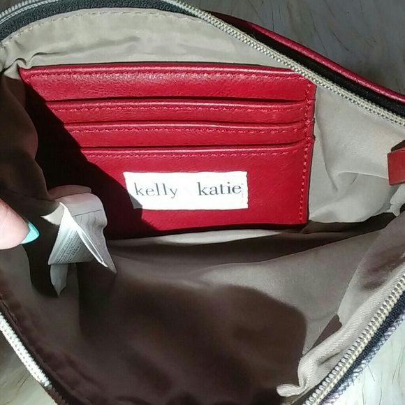 🌷4/$25🌷Kelly & Katie wristlet - Picture 3 of 4